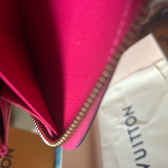 Limited Edition Louis Vuitton Epi Bunny - Picture 5 of 11